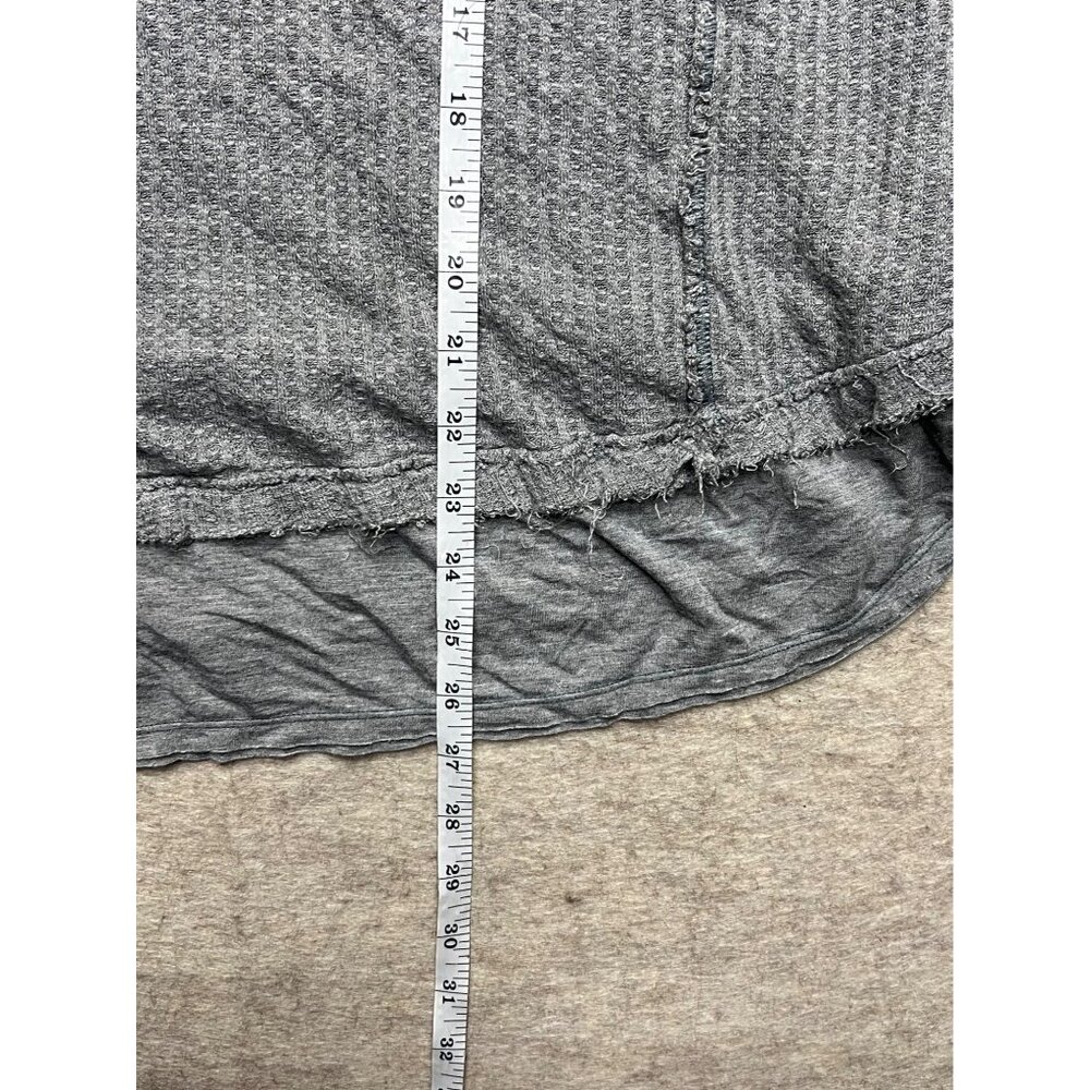 We The Free Distressed Waffle Knit V-Neck Oversized Shirt Size Medium - Picture 8 of 8